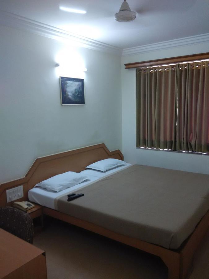 Hotel Galaxy Szúrat Kültér fotó