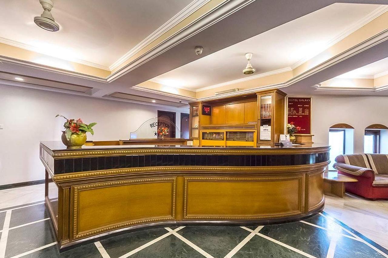 Hotel Galaxy Szúrat Kültér fotó